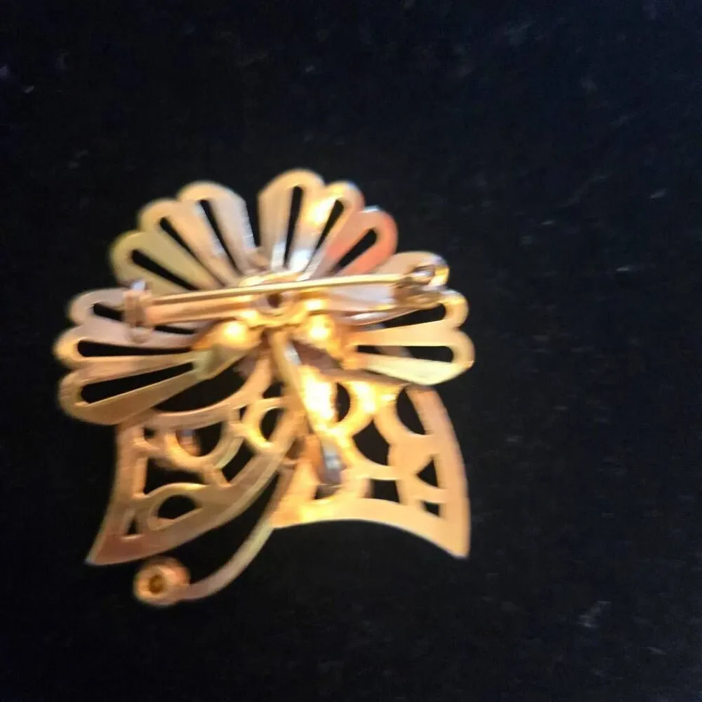 Vintage Gold Flower Green Rhinestone Brooch Pin